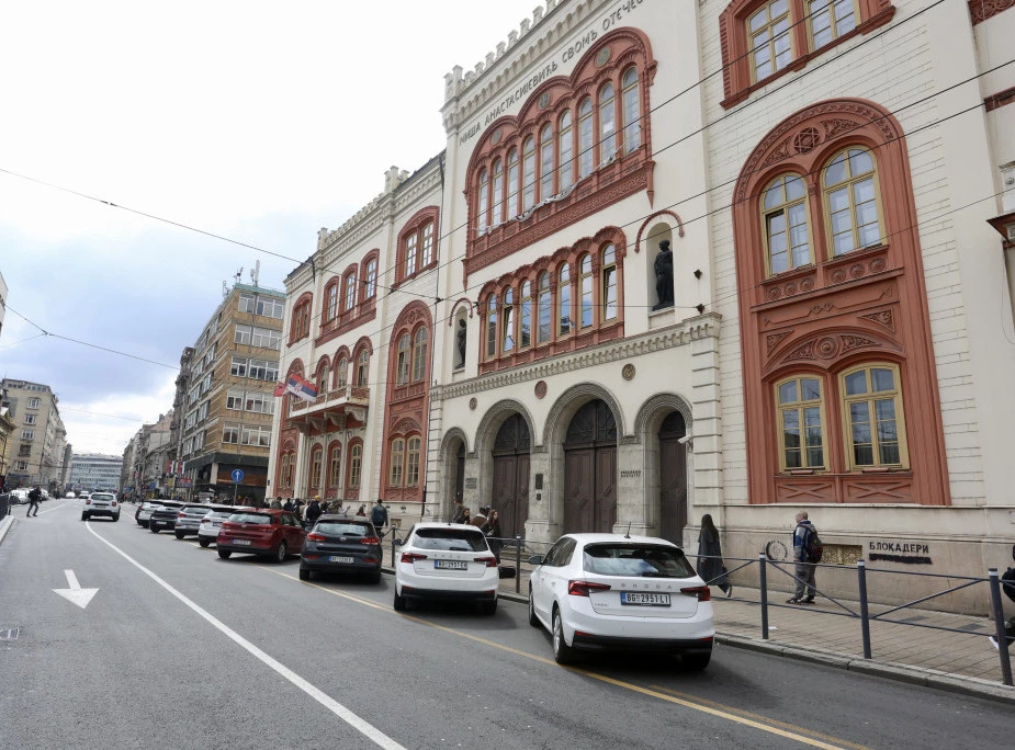 374071_rektorat-policija-ulazak_f.webp