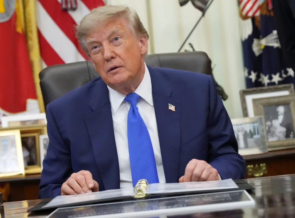 412922_trump_f.webp
