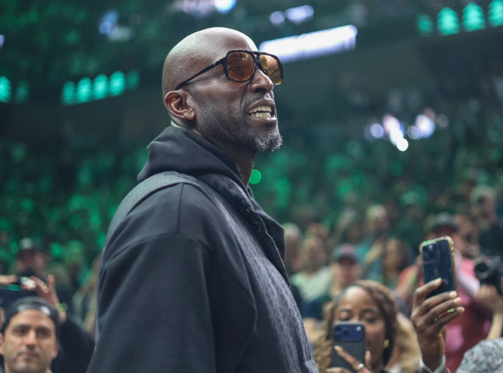 413985_timberwolves-garnett_f.webp