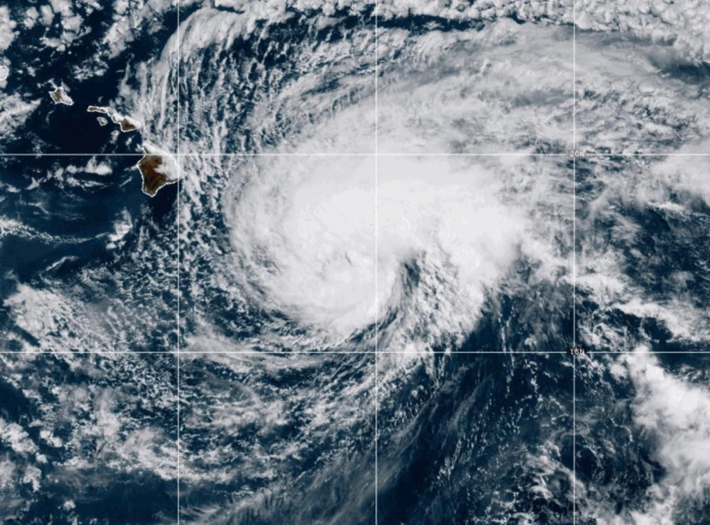 414051_tropical-weather-hawaii_f.webp